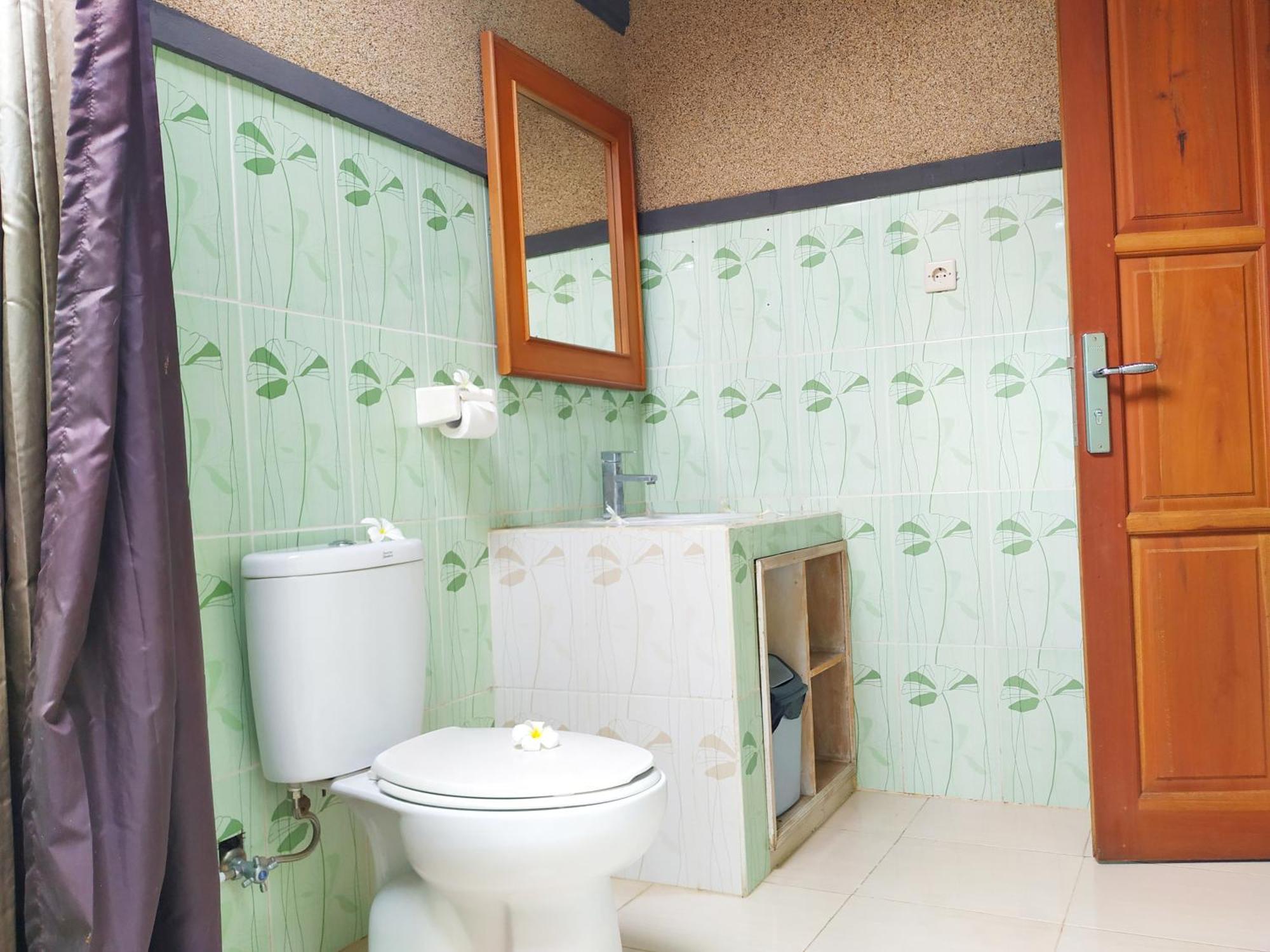 Asih Homestay ペムテラン エクステリア 写真