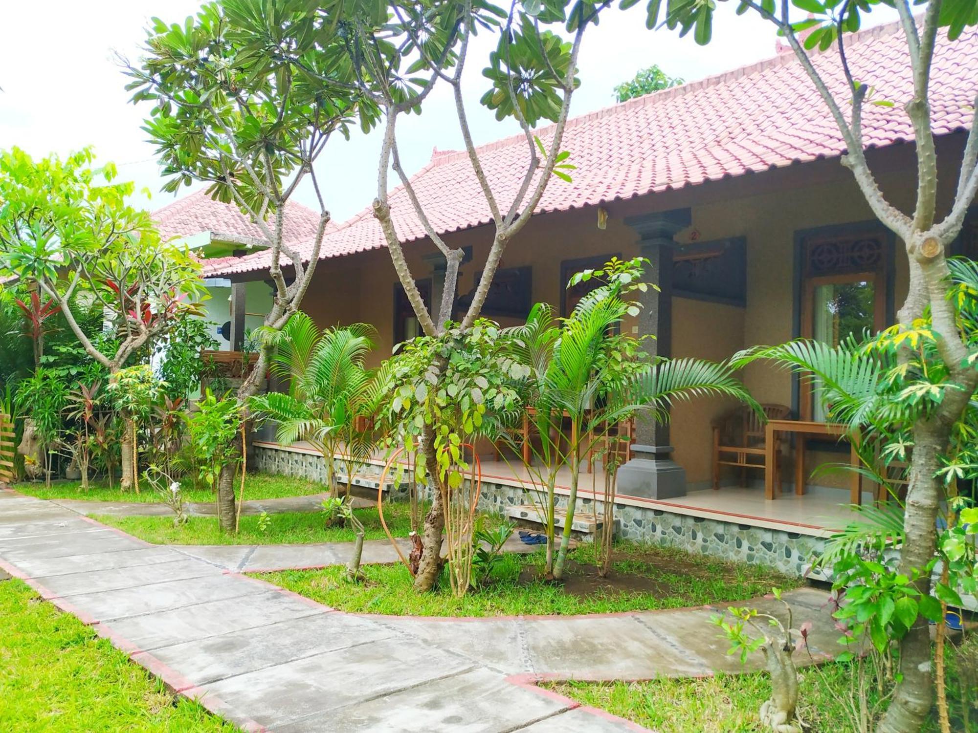 Asih Homestay ペムテラン エクステリア 写真