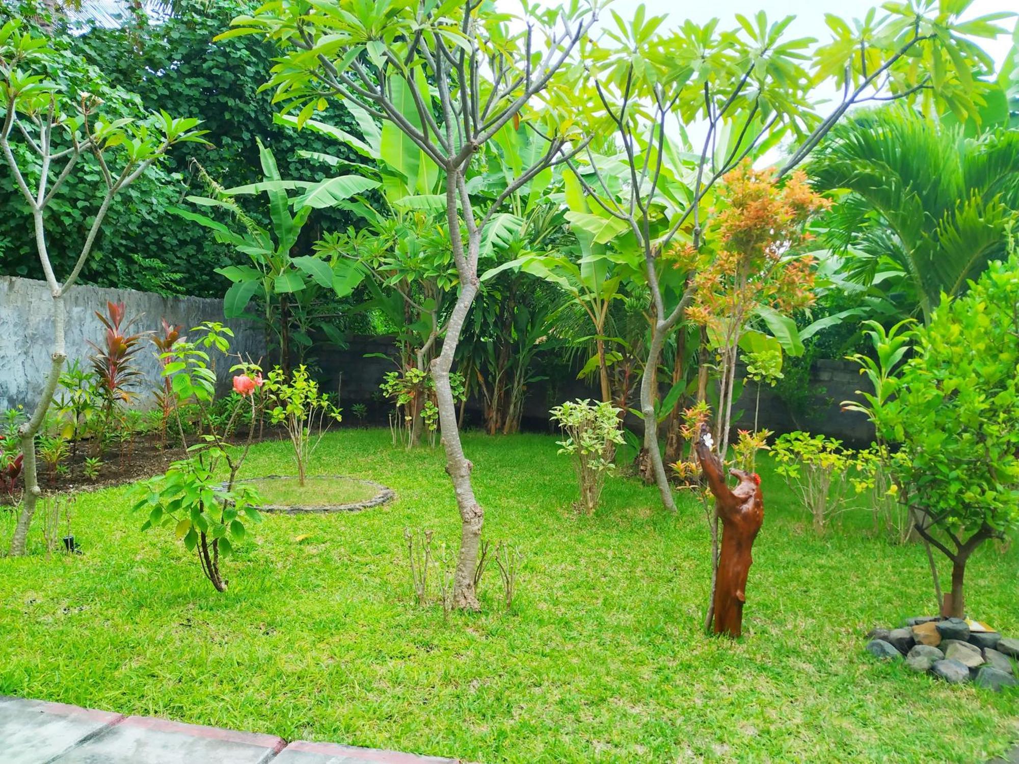 Asih Homestay ペムテラン エクステリア 写真