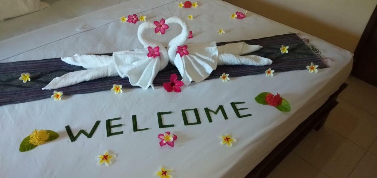 Asih Homestay ペムテラン エクステリア 写真