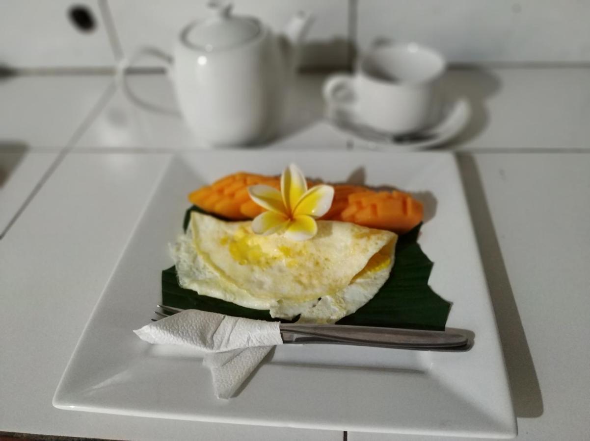 Asih Homestay ペムテラン エクステリア 写真
